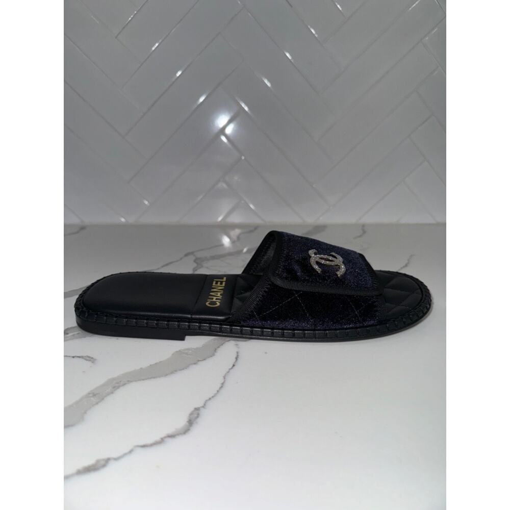 Chanel 23M Black Velvet Crystal CC Logo Hotel Mule Slide Slip On Flat Sandal 40 - Picture 9 of 16